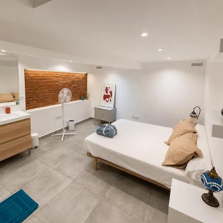 Duplex Calme Avec Clim Et Terrasse Au Centre 公寓